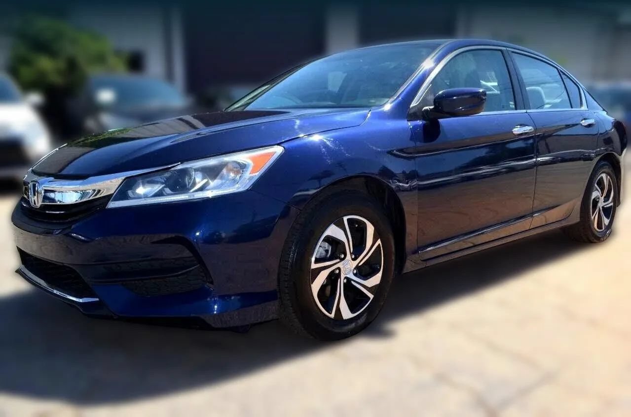 Used 2017 Honda Accord LX image 2