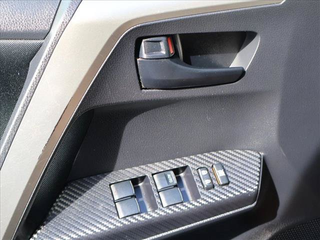 Used 2015 Toyota RAV4 LE AWD/4WD image 12