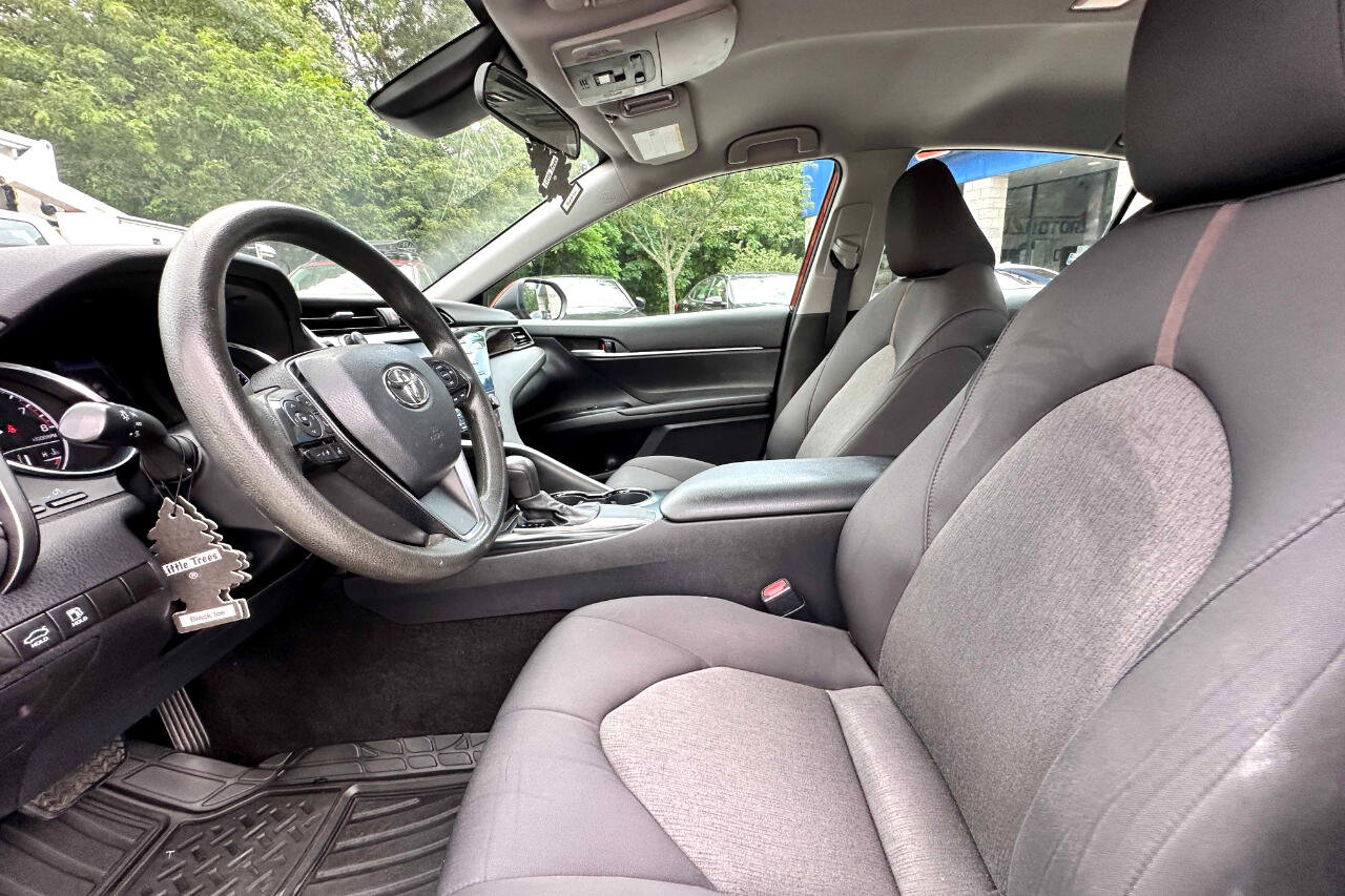 Used 2020 Toyota Camry LE image 15