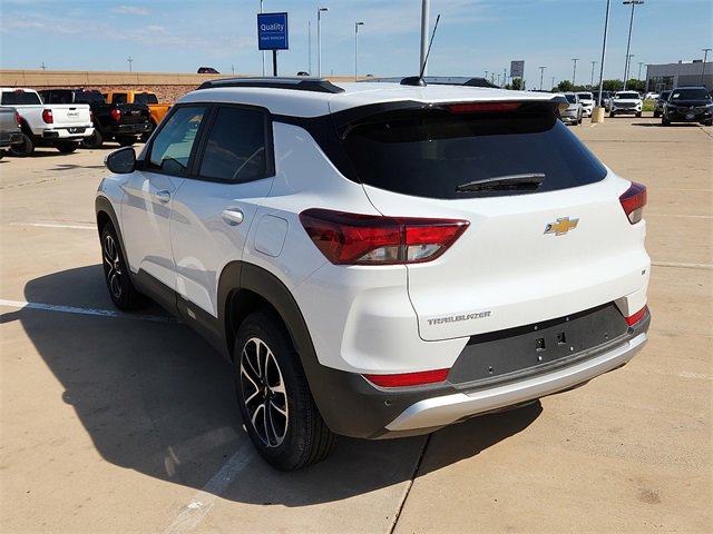 New 2025 Chevrolet TrailBlazer LT w/ Convenience Package image 3