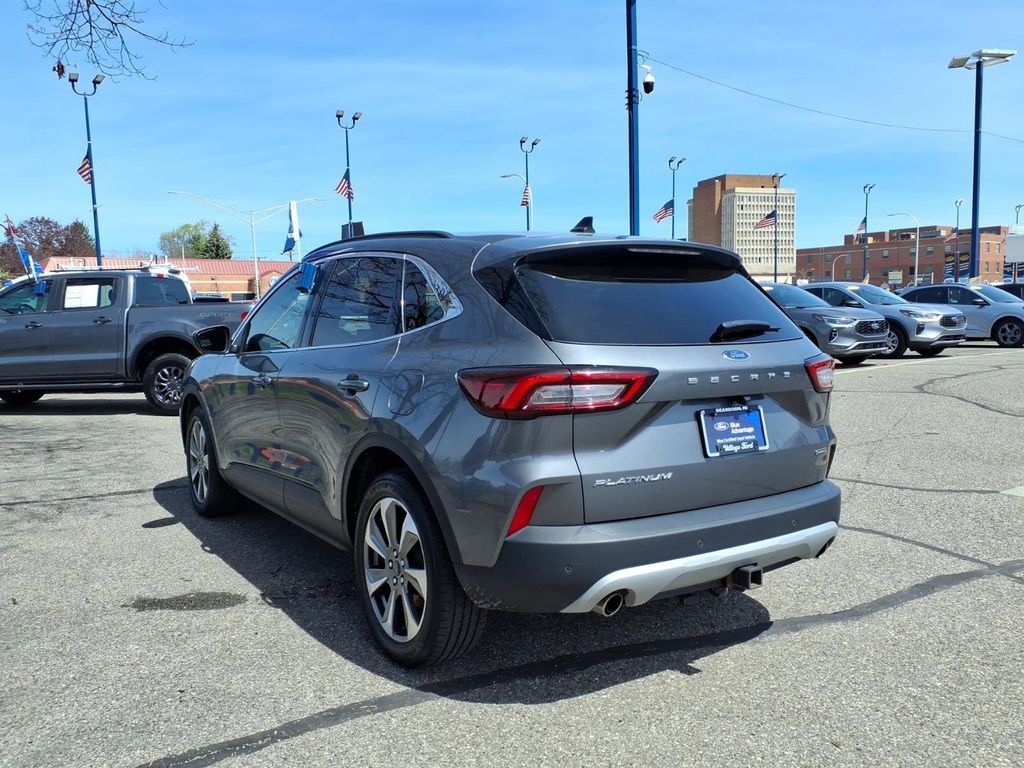 Certified 2023 Ford Escape Platinum w/ Class II Trailer Tow Package AWD/4WD image 9