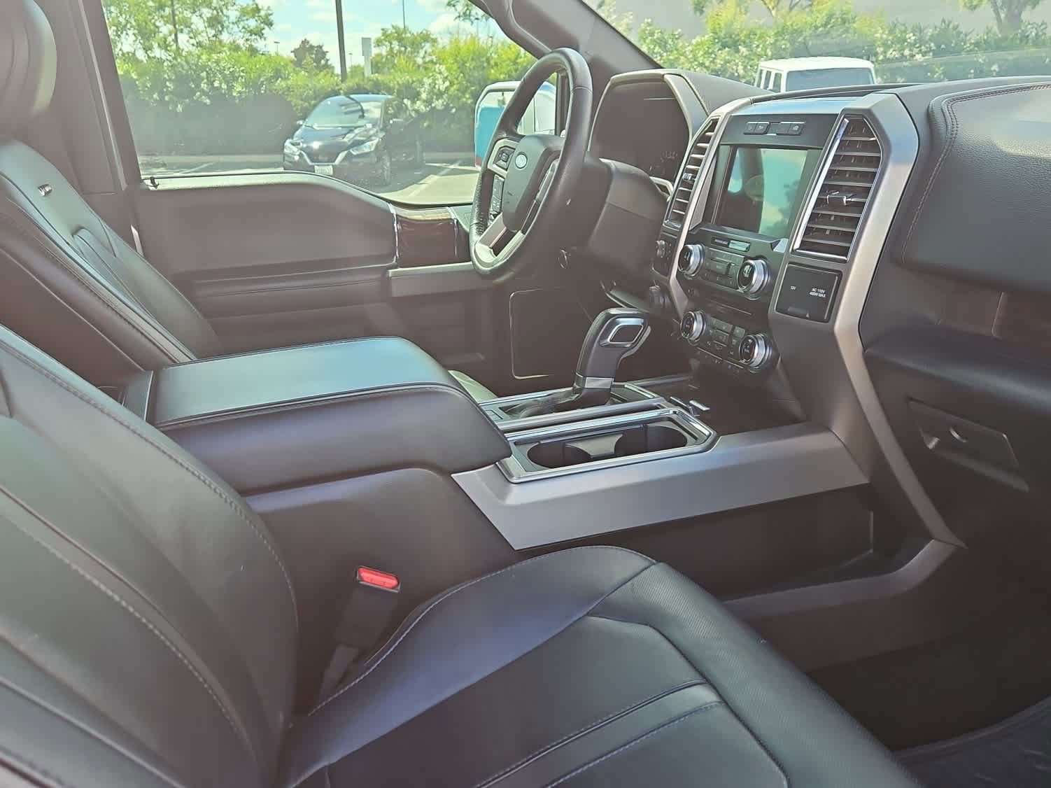 Used 2016 Ford F150 Platinum w/ Equipment Group 701A Luxury image 13