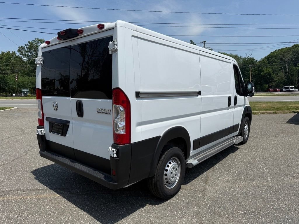 Used 2025 RAM ProMaster 2500 w/ U-Haul Equipment Group FWD image 9