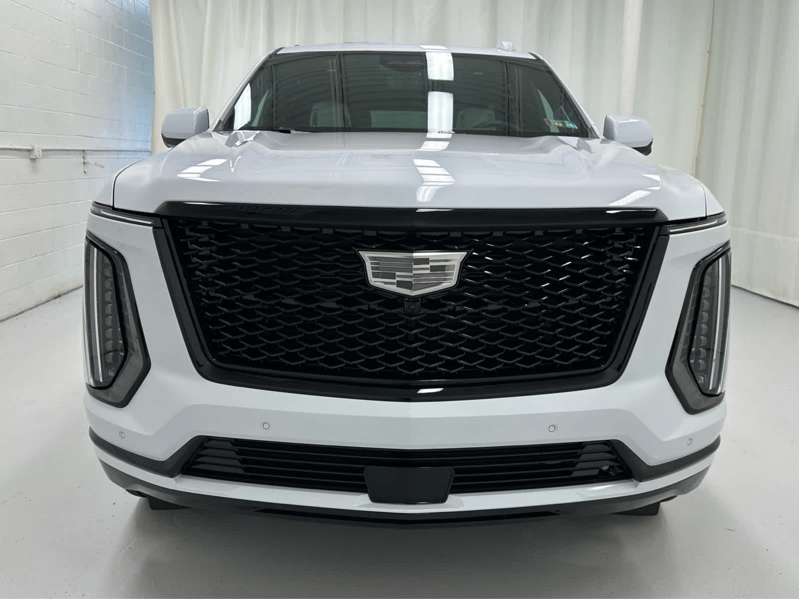 Used 2026 Cadillac Escalade Platinum Sport w/ LPO, ONYX Package AWD/4WD image 5
