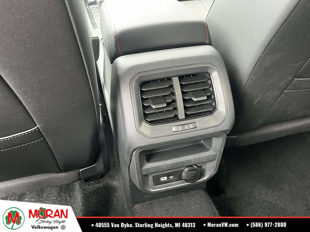 Used 2024 Volkswagen Tiguan Wolfsburg Edition FWD image 13