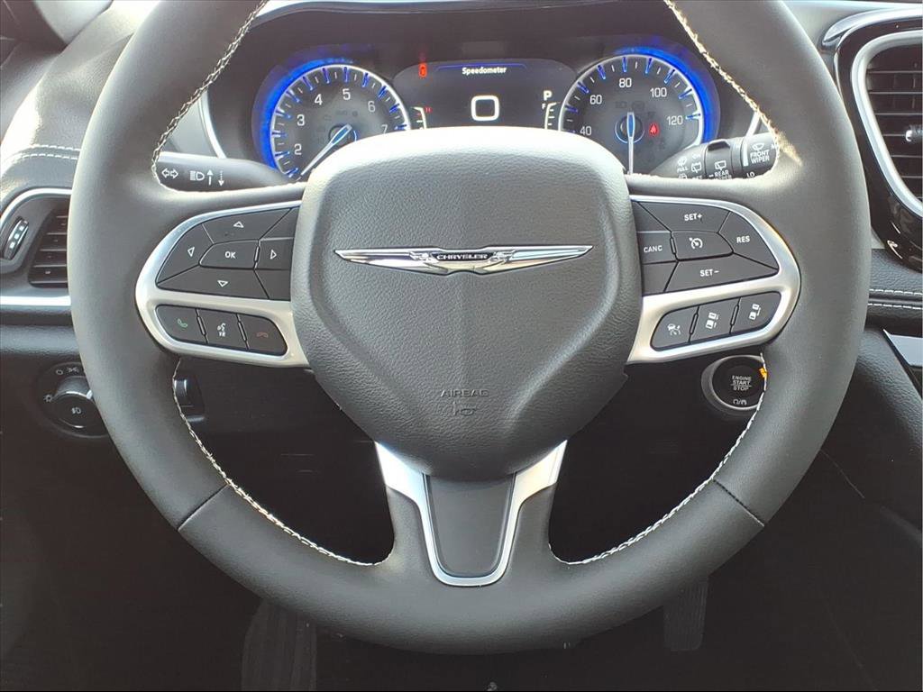 New 2026 Chrysler Pacifica Limited image 15