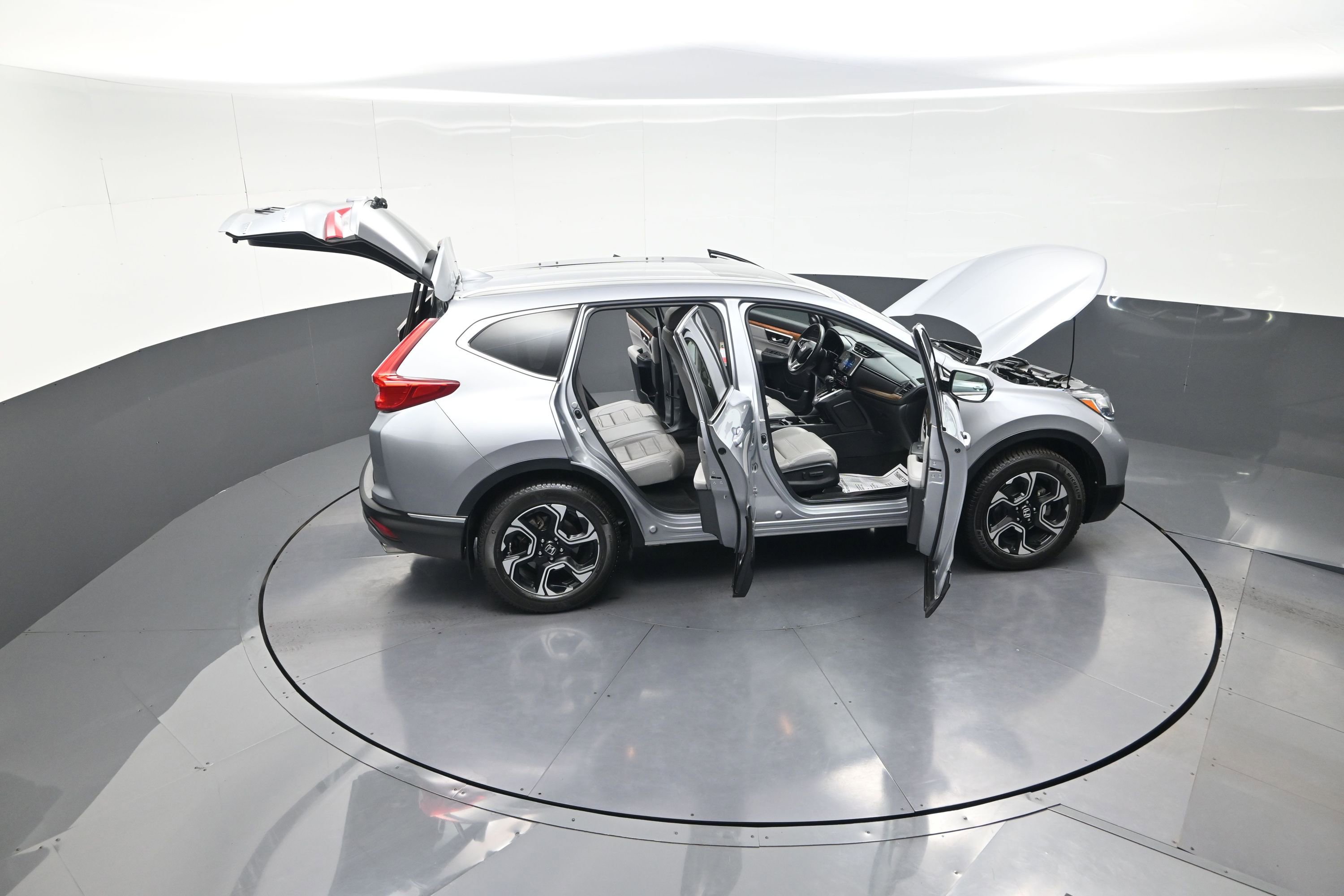 Used 2019 Honda CR-V Touring image 14