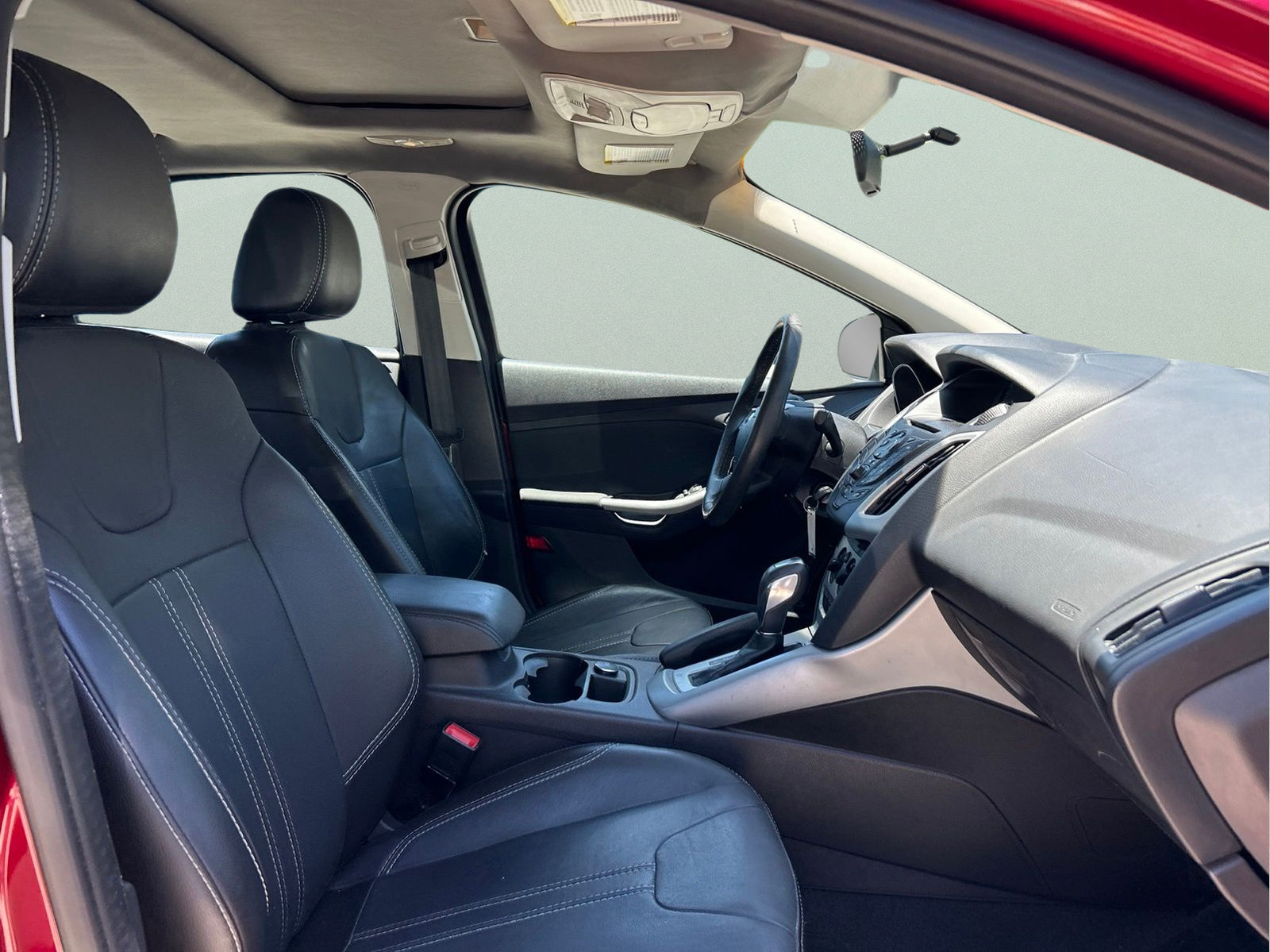 Used 2014 Ford Focus SE w/ Equipment Group 201A FWD image 12