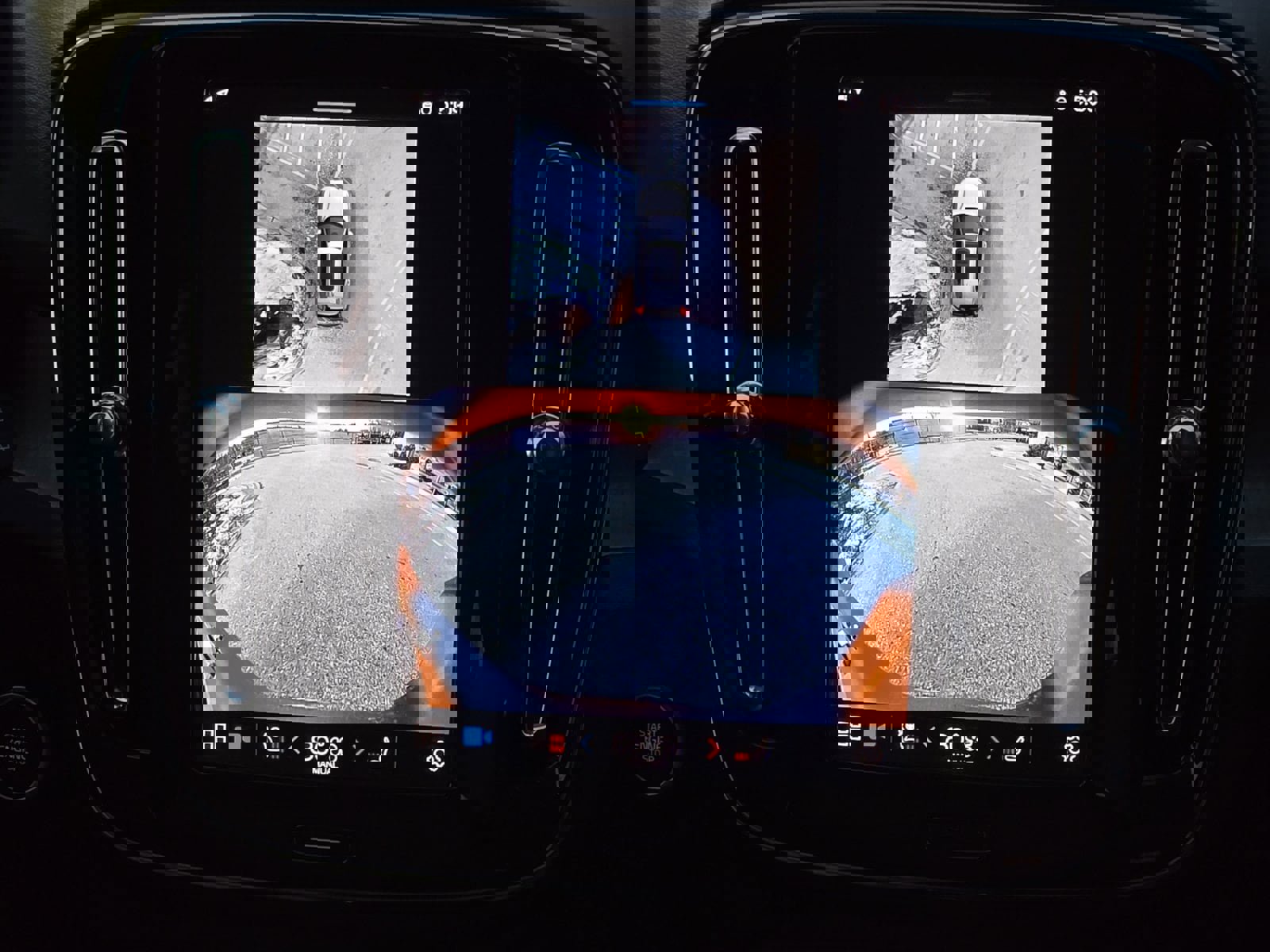 Certified 2025 Volvo XC40 B5 Plus image 16