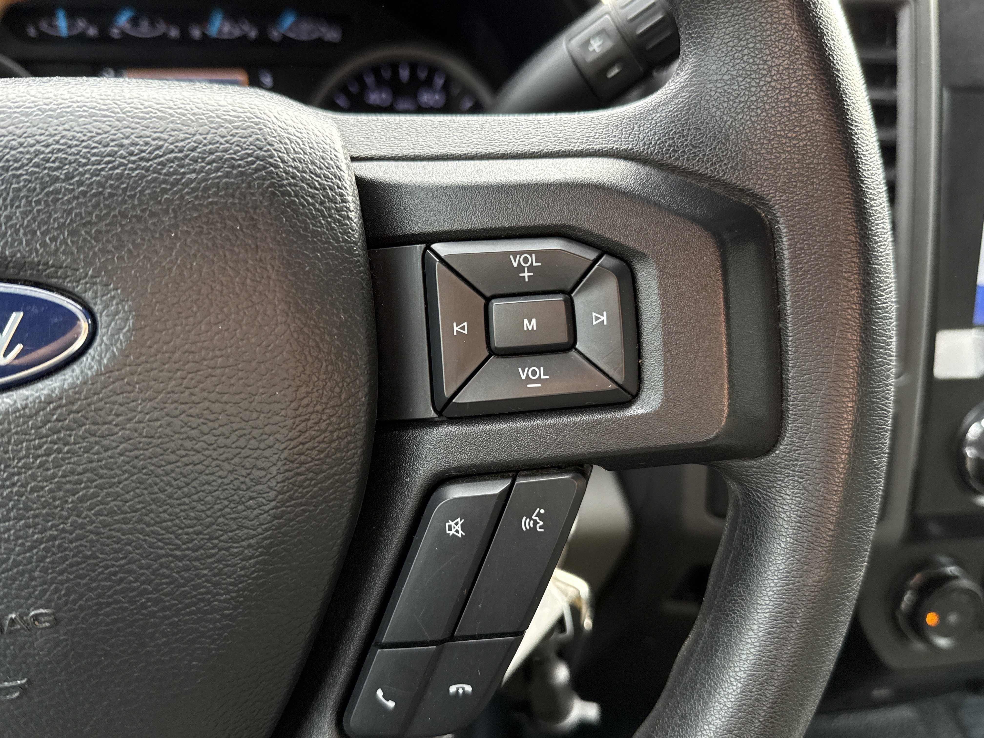 Certified 2022 Ford F350 XL w/ Power Equipment Group image 18