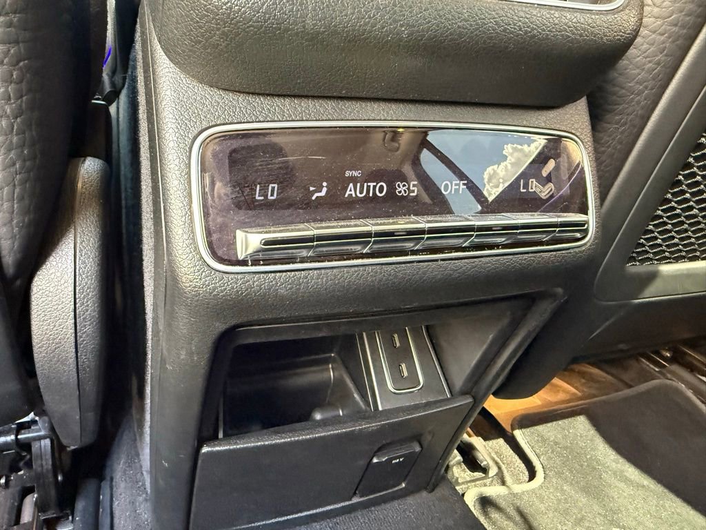 Used 2022 Mercedes-Benz GLS 450 4MATIC image 17