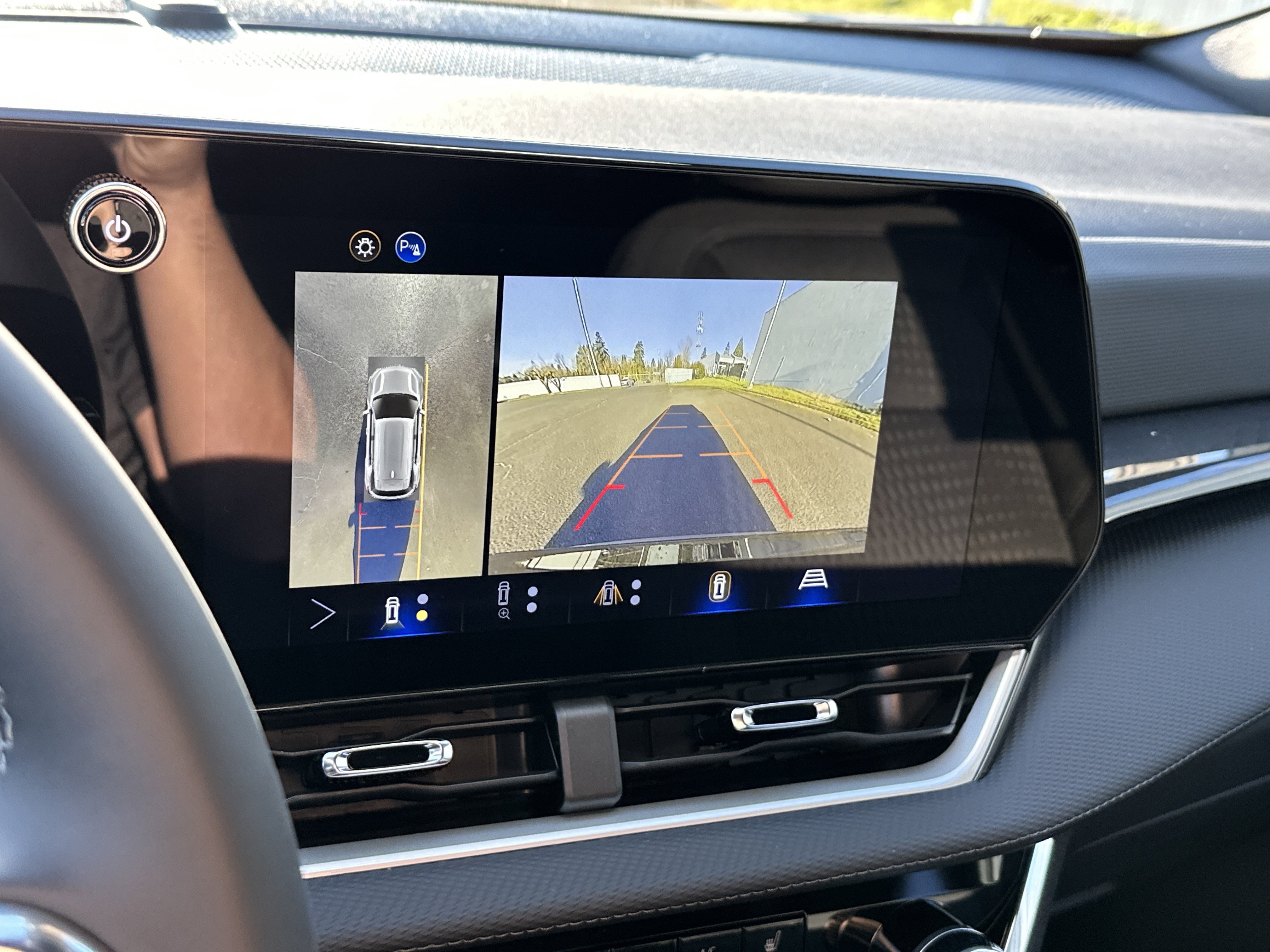 New 2026 Chevrolet Equinox LT w/ Safety and Technology Package image 22