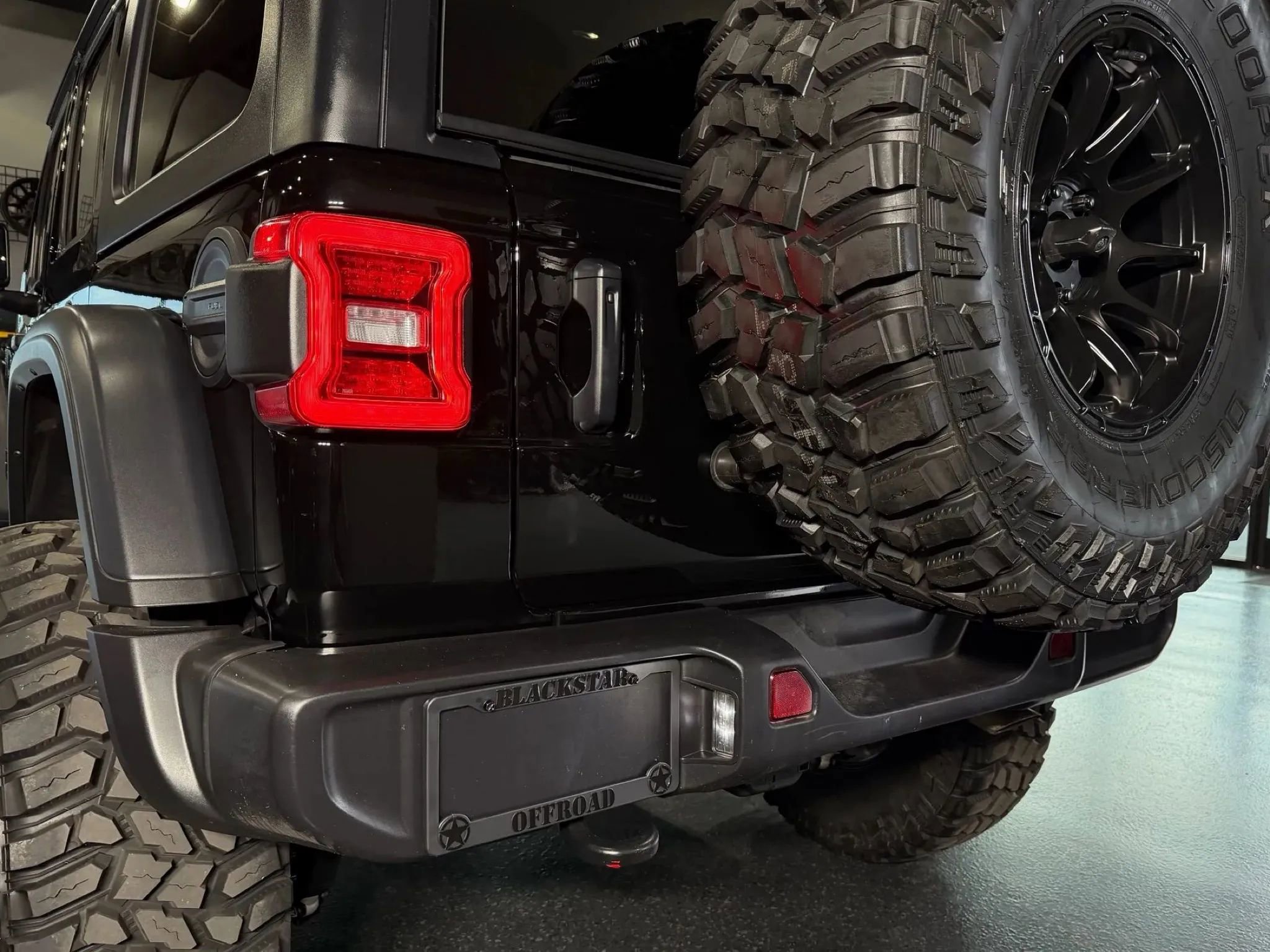 Used 2025 Jeep Wrangler Unlimited Rubicon image 9