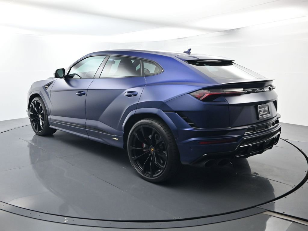 Used 2024 Lamborghini Urus S image 3