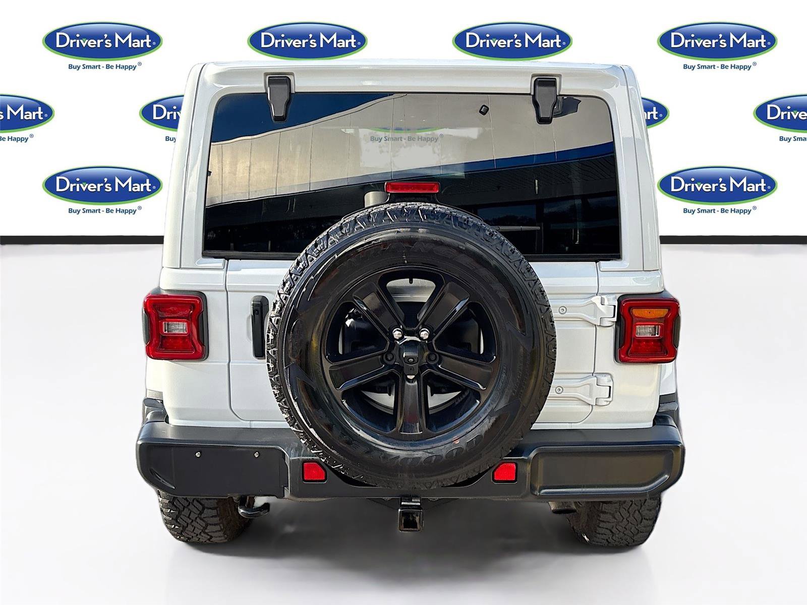 Used 2022 Jeep Wrangler Unlimited Sahara w/ LED Lighting Group AWD/4WD image 6
