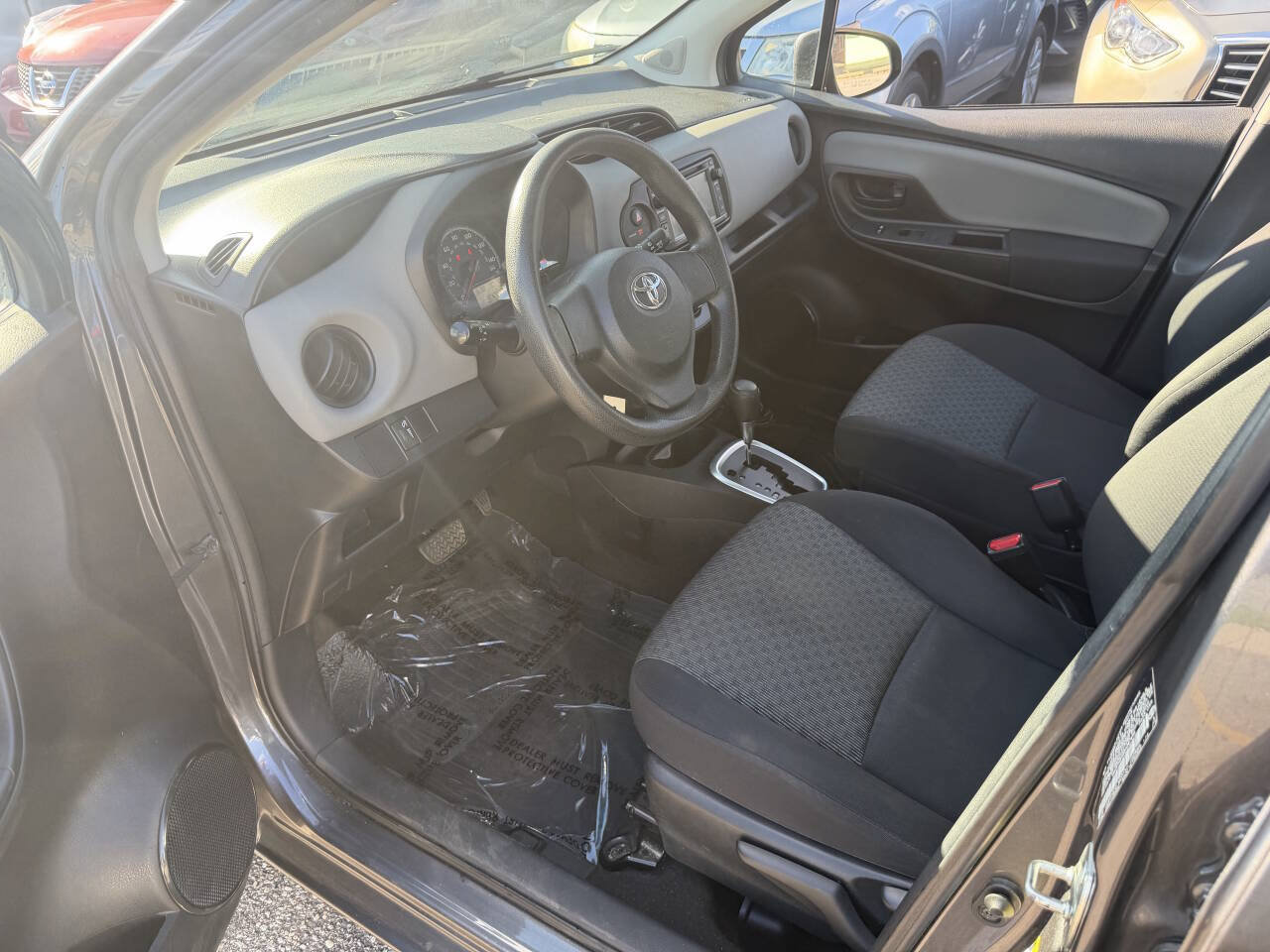 Used 2016 Toyota Yaris L FWD image 20