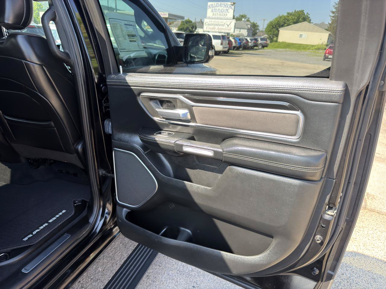 Used 2019 RAM 1500 Laramie AWD/4WD image 27
