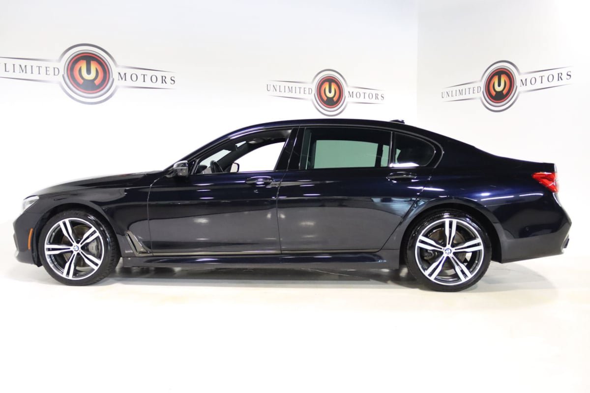 Used 2019 BMW 750i RWD image 35