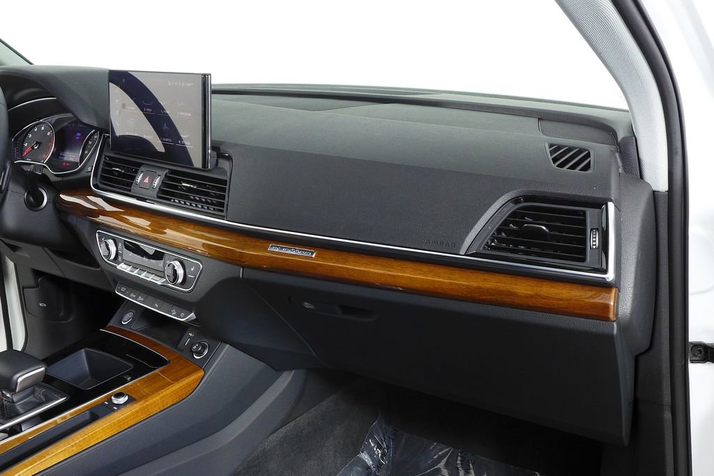 Used 2023 Audi Q5 2.0T Premium w/ Convenience Package image 14