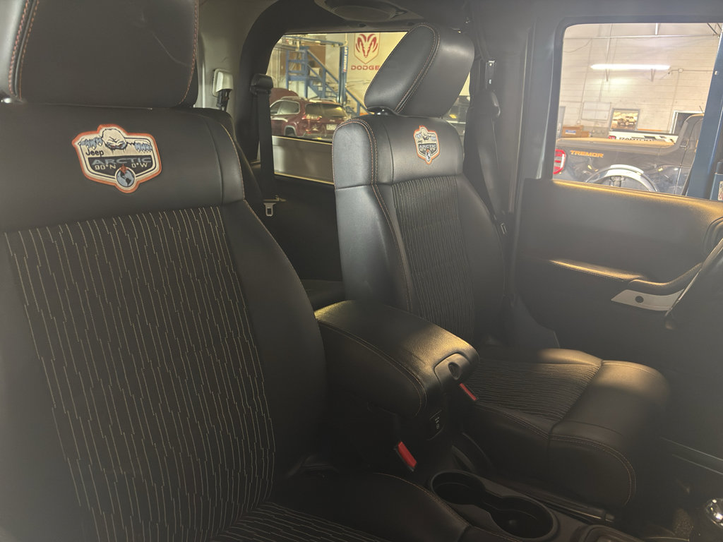 Used 2012 Jeep Wrangler Sahara AWD/4WD image 9