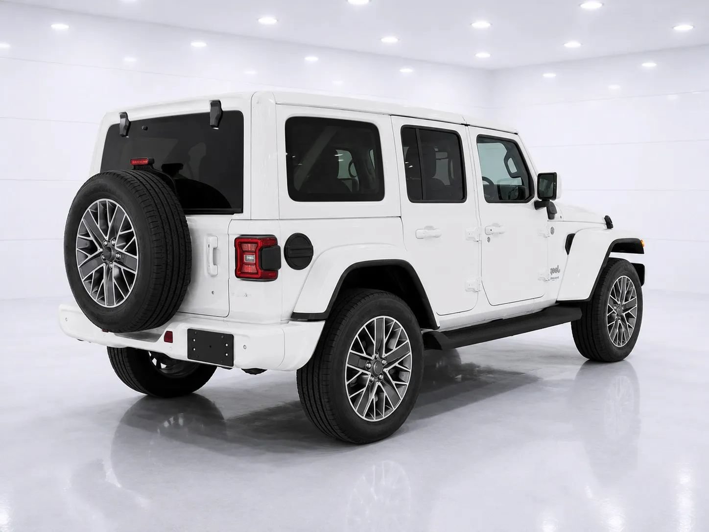 Used 2023 Jeep Wrangler Unlimited Sahara AWD/4WD image 5