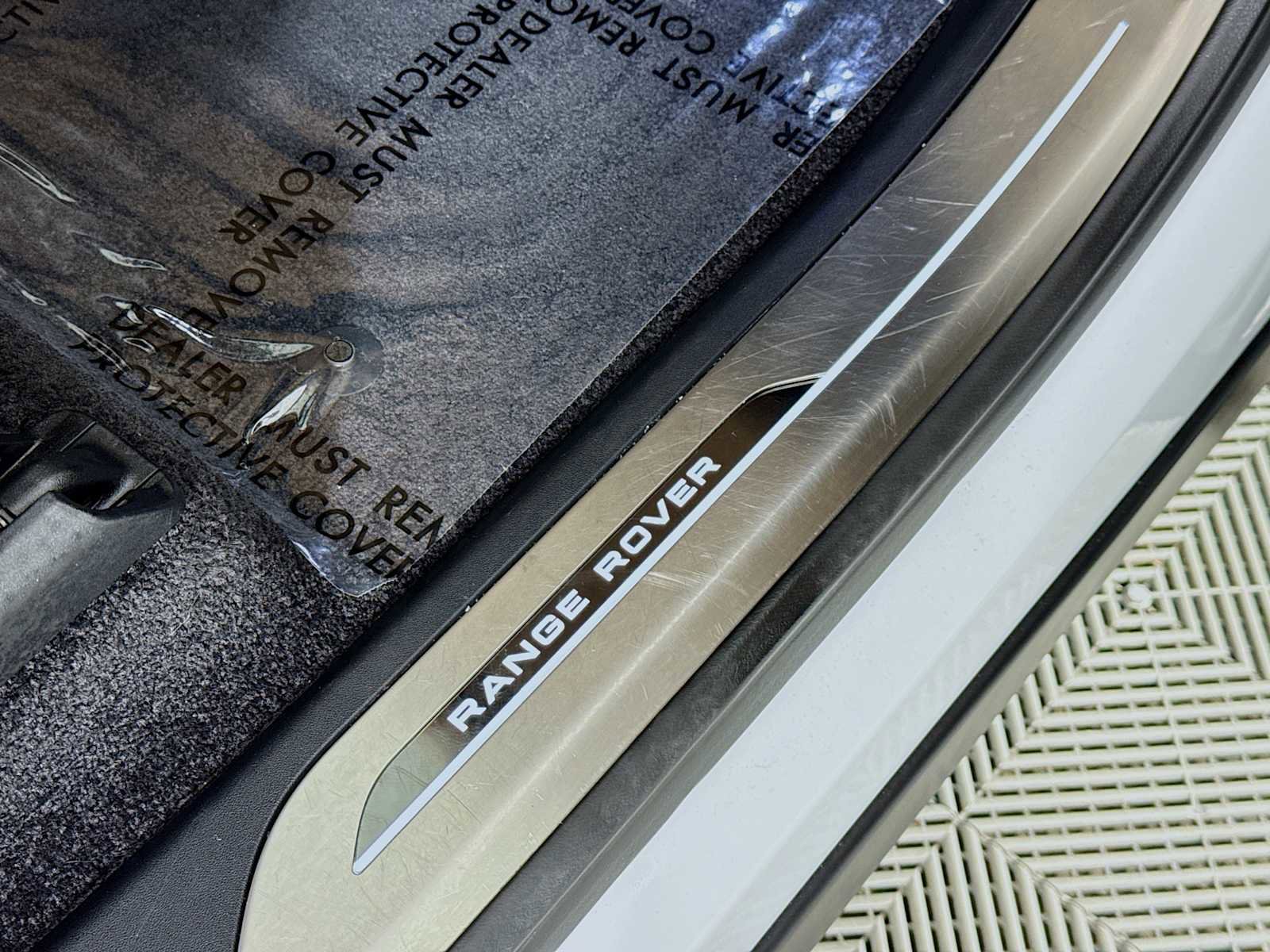 Certified 2025 Land Rover Range Rover Long Wheelbase SE image 43