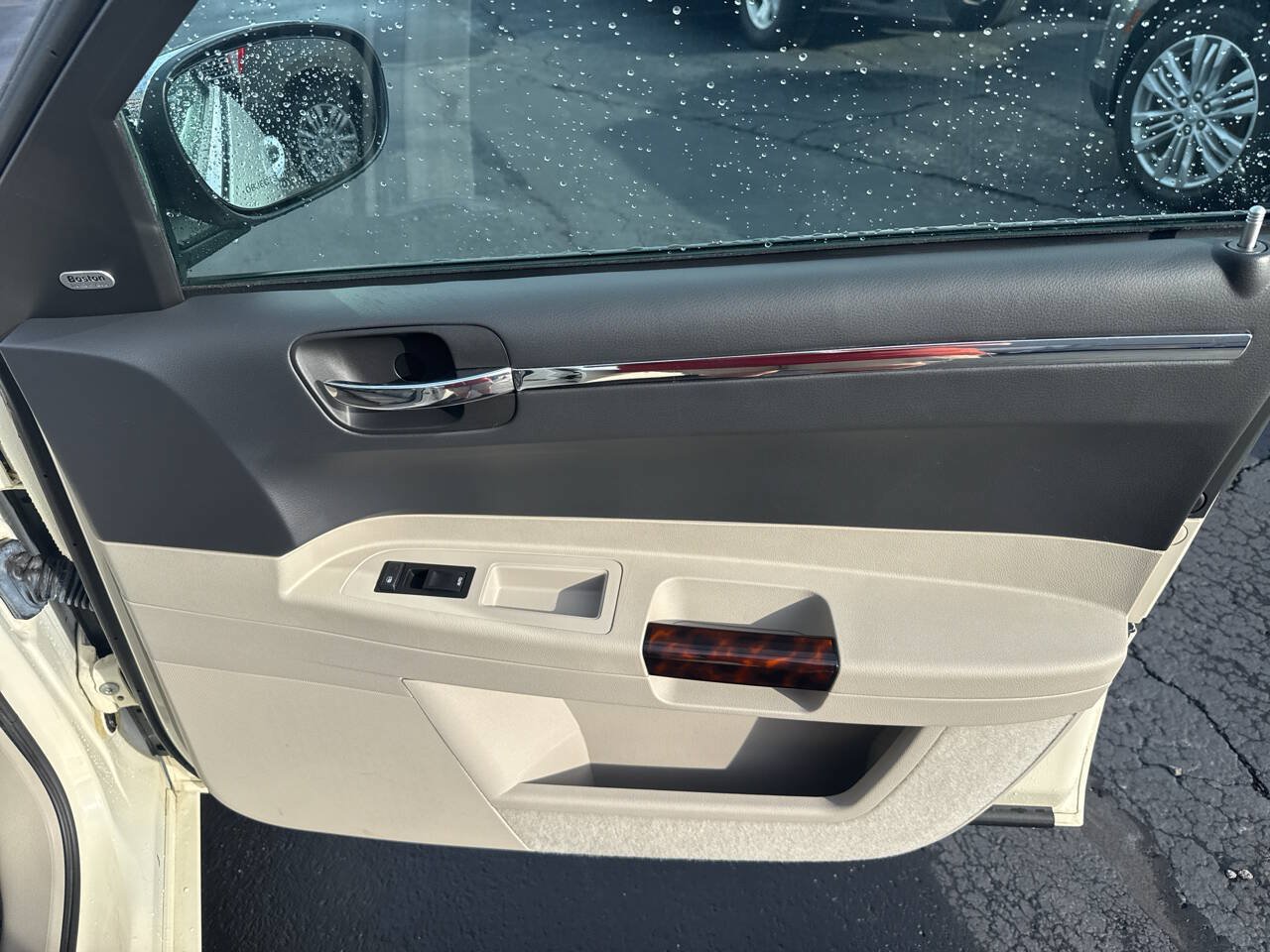 Used 2005 Chrysler 300 C RWD image 24