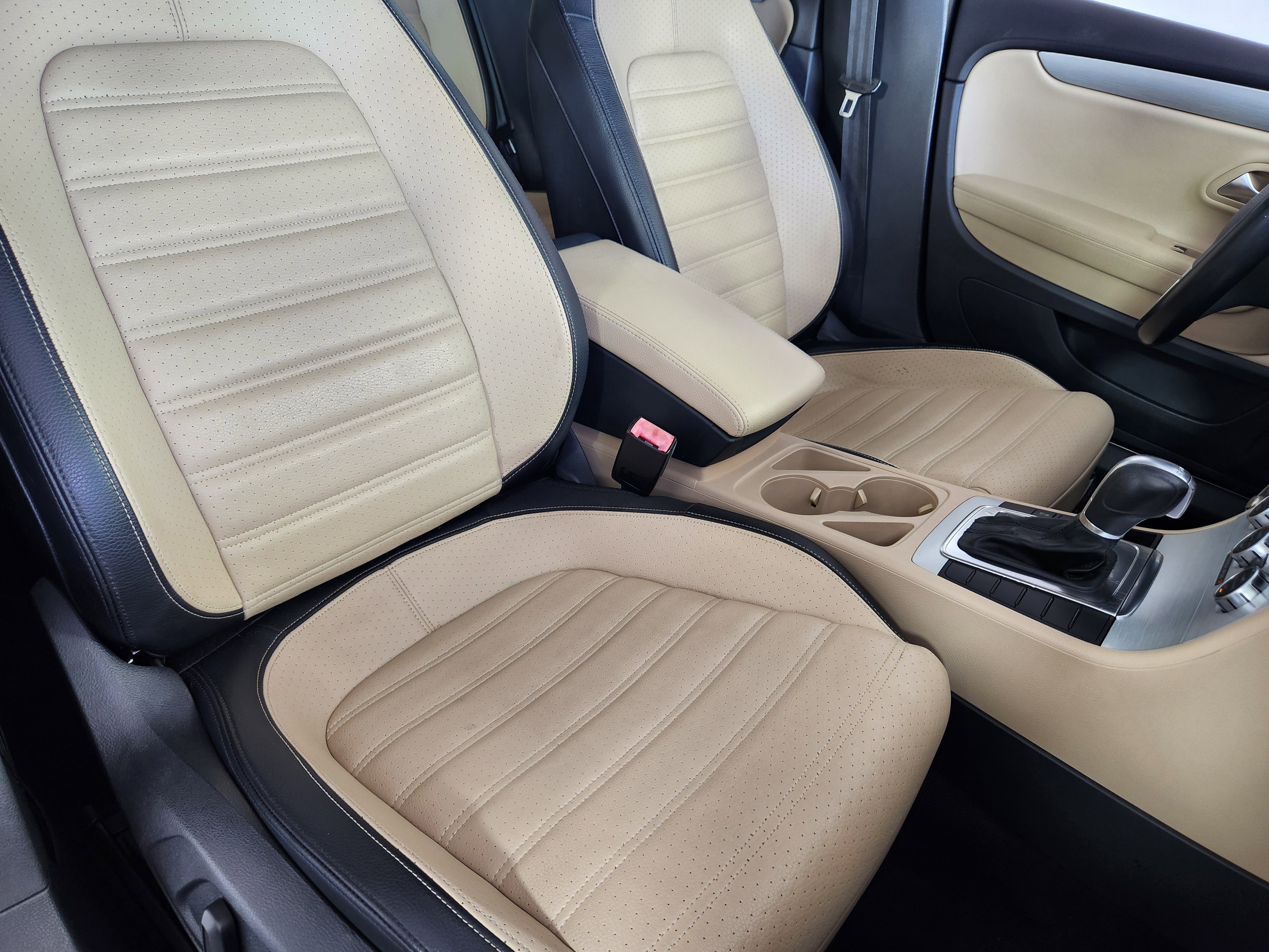 Used 2013 Volkswagen CC Sport FWD image 11