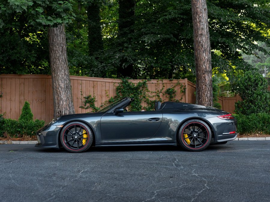 Used 2019 Porsche 911 Speedster RWD image 3