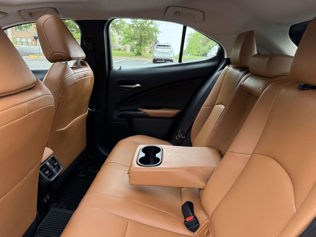Used 2020 Lexus UX 250h w/ Premium Package AWD/4WD image 15