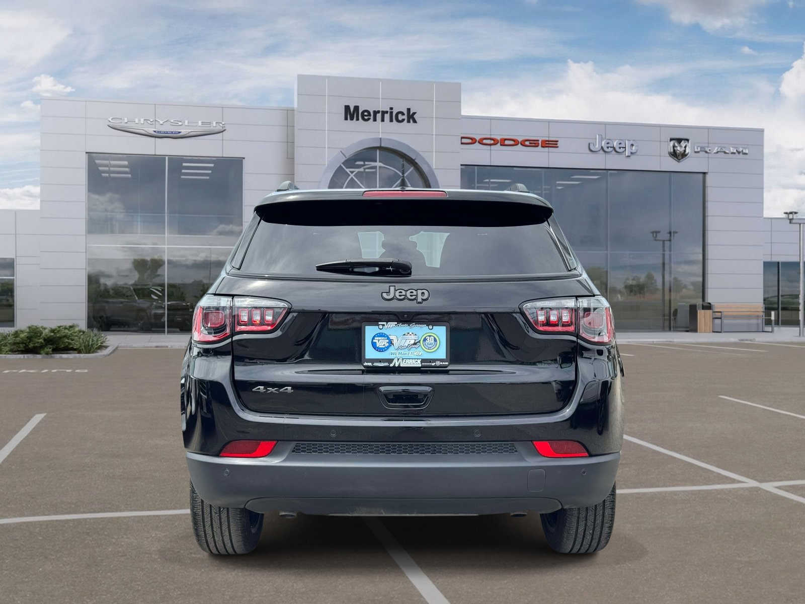Used 2025 Jeep Compass Limited w/ Sun & Sound Group AWD/4WD image 7