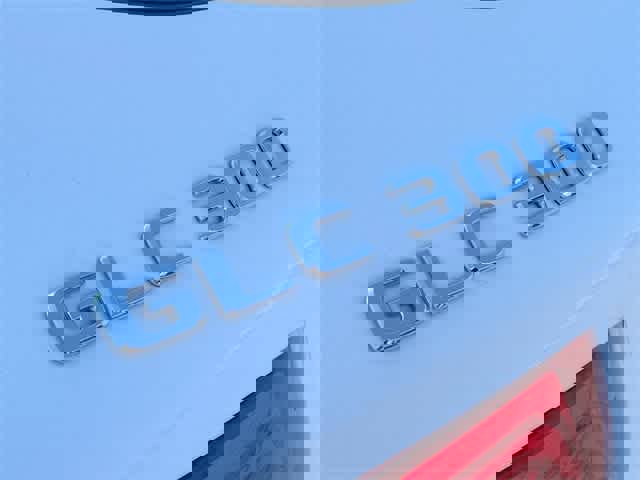 Used 2018 Mercedes-Benz GLC 300 4MATIC image 13