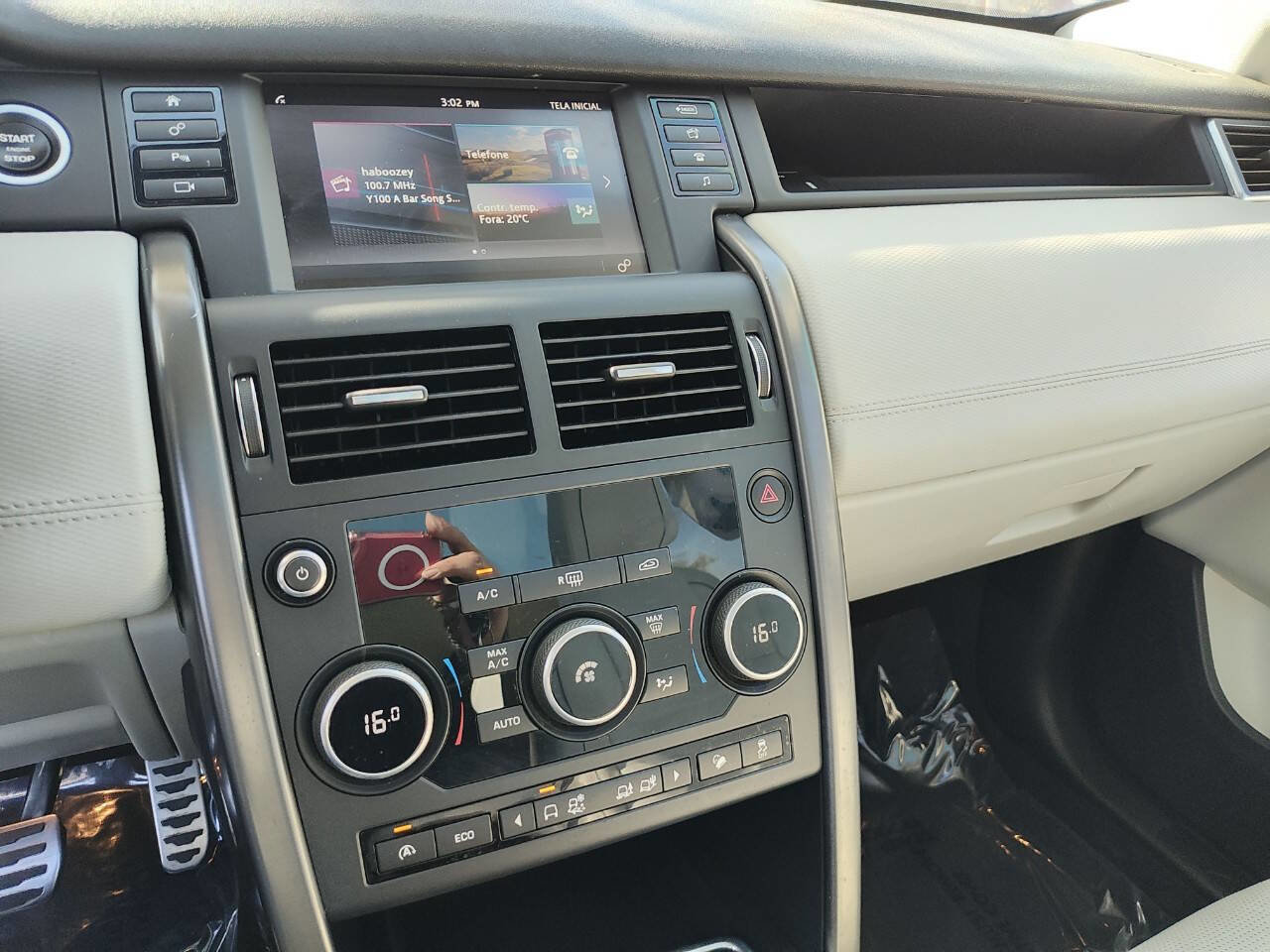 Used 2017 Land Rover Discovery Sport HSE image 58