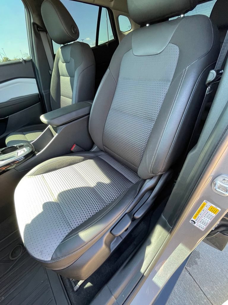 Used 2024 Chevrolet Trax LT w/ Driver Confidence Package FWD image 12