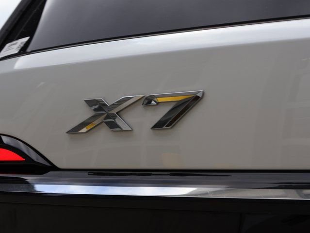 Used 2024 BMW X7 xDrive40i w/ Climate Comfort Package image 22