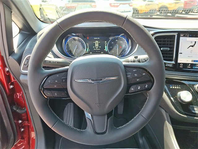 New 2026 Chrysler Pacifica Limited w/ S Appearance Package image 9