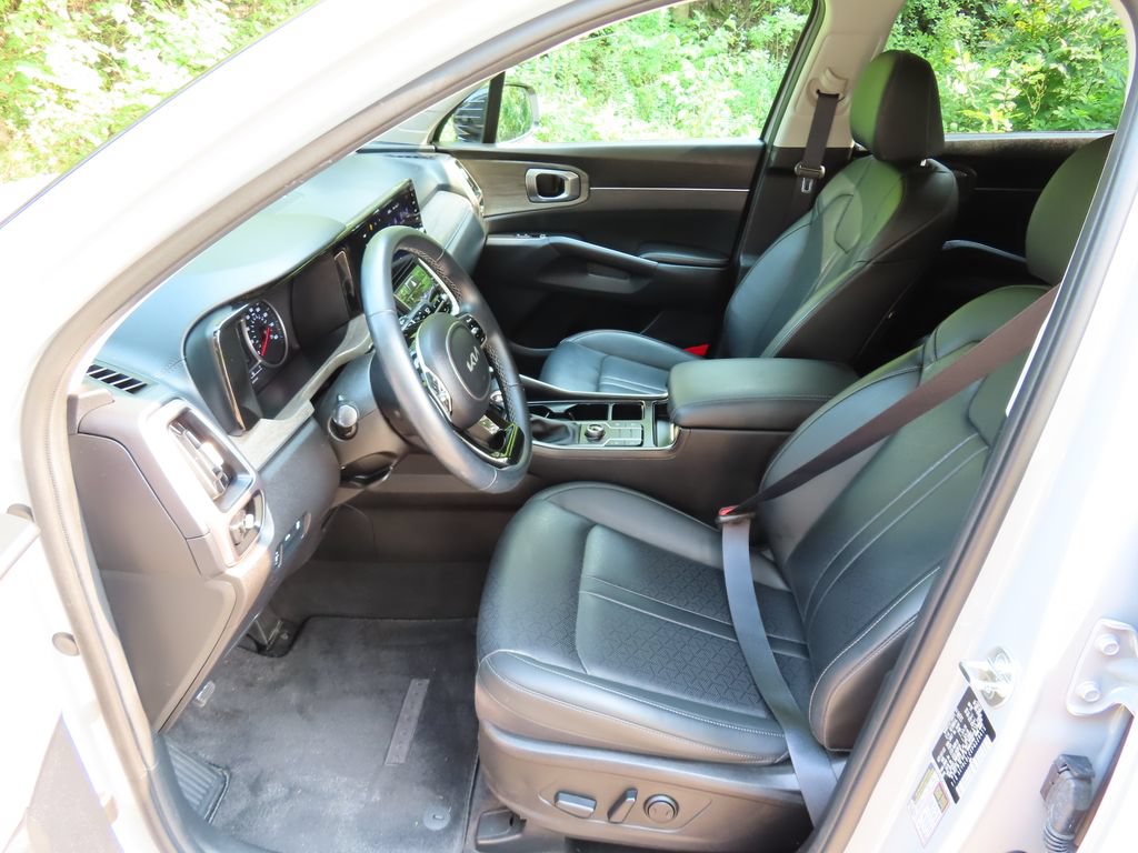 Certified 2023 Kia Sorento S w/ Panoramic Sunroof Package AWD/4WD image 28