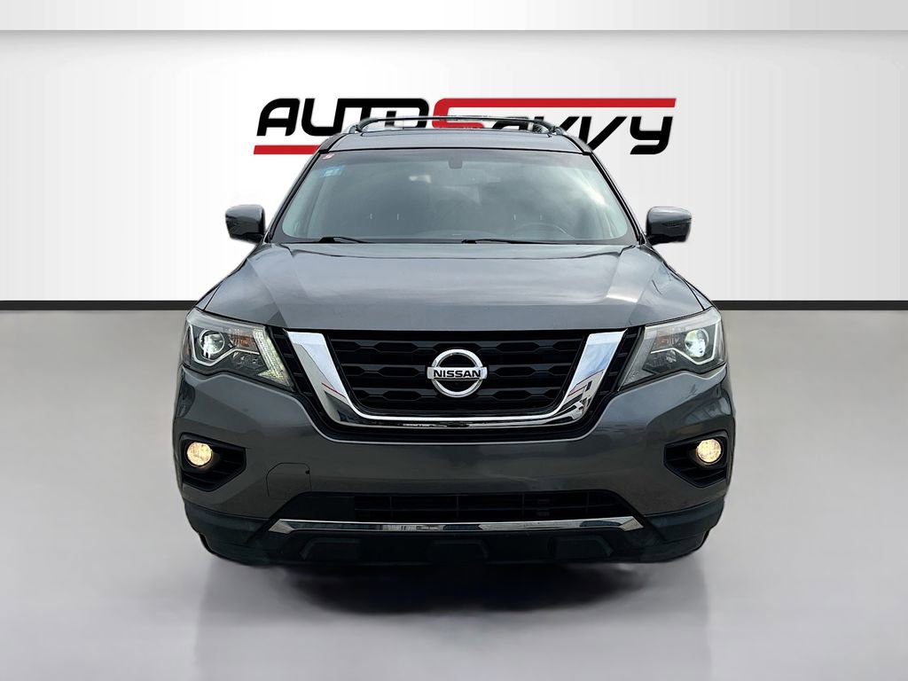 Used 2019 Nissan Pathfinder Platinum w/ Cargo Package FWD image 2
