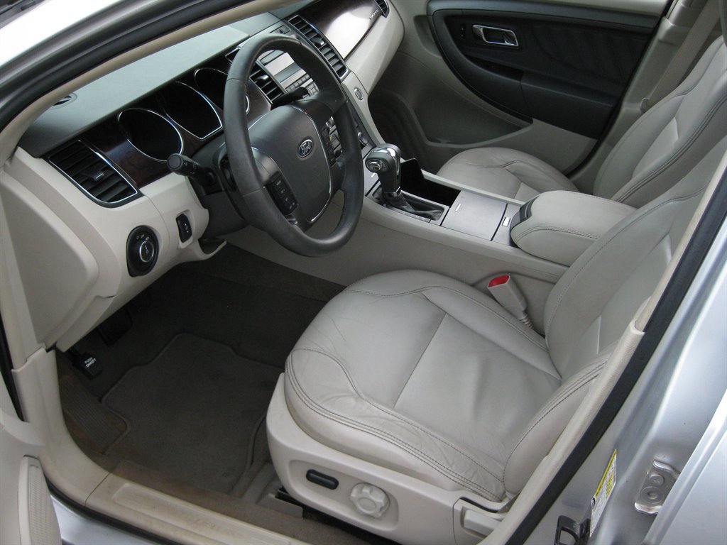 Used 2011 Ford Taurus SEL w/ 201A Rapid Spec Order Code image 11