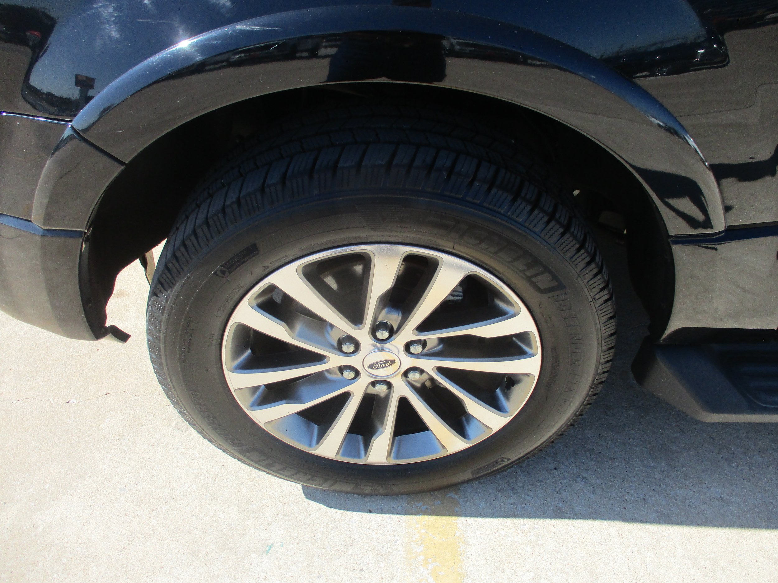 Used 2017 Ford Expedition EL XLT RWD image 3