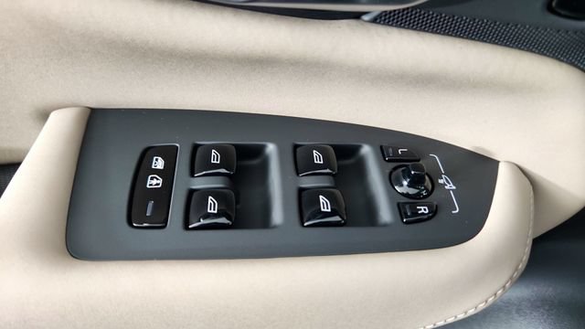 New 2026 Volvo XC90 T8 Plus w/ Protection Package Premier AWD/4WD image 10