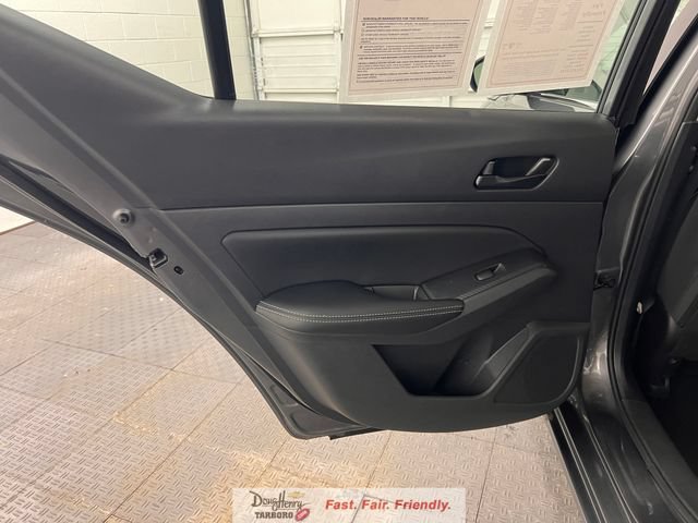 Used 2025 Nissan Altima 2.5 SV FWD image 33