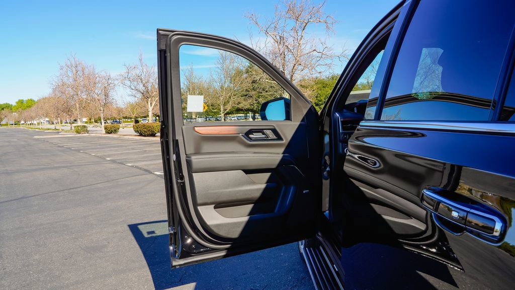 New 2026 GMC Yukon XL Denali w/ Denali Reserve Package image 17