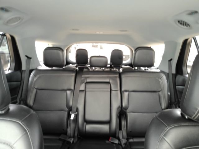 Used 2024 Ford Explorer Limited image 37