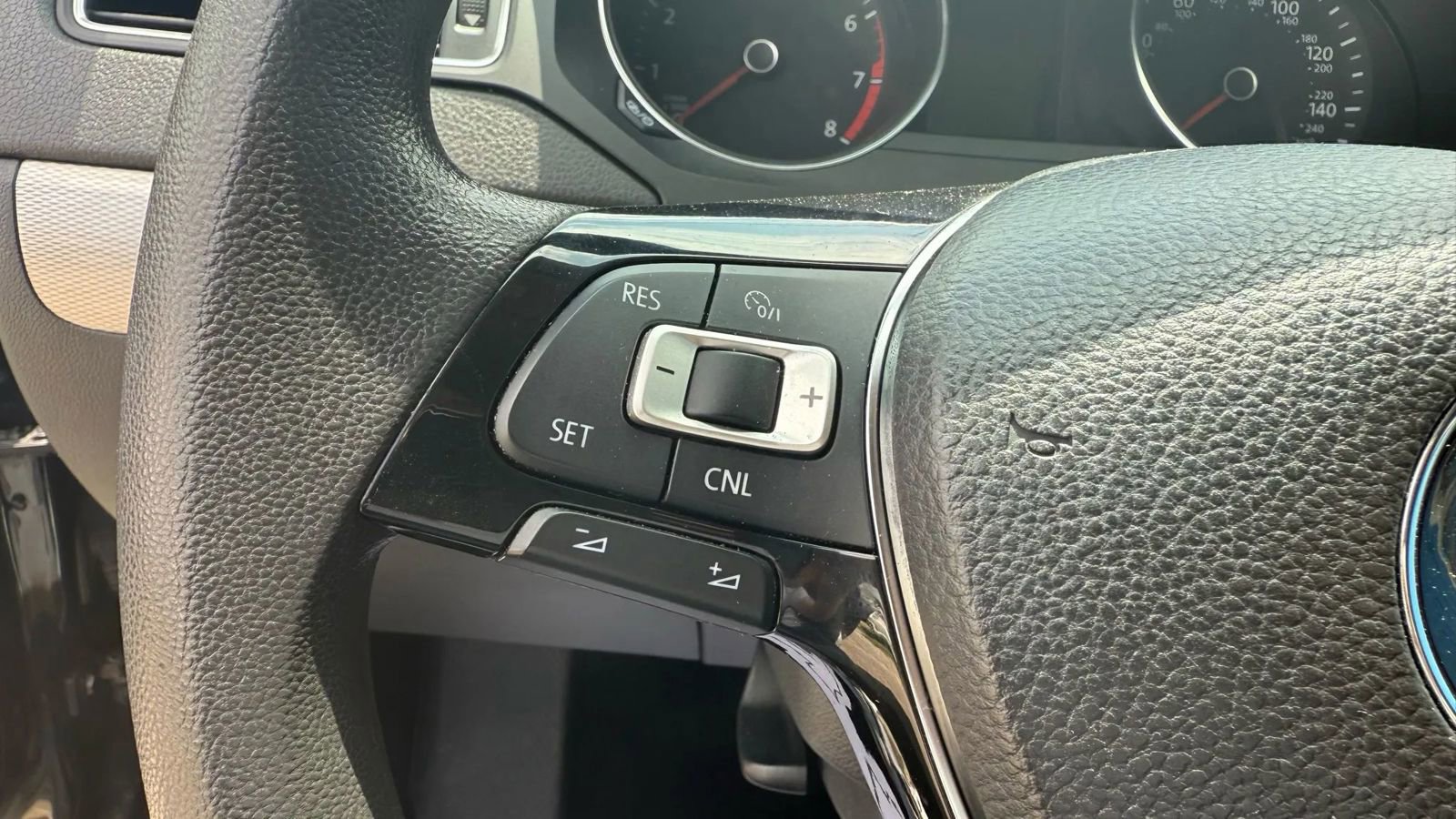 Used 2015 Volkswagen Jetta SE FWD image 18