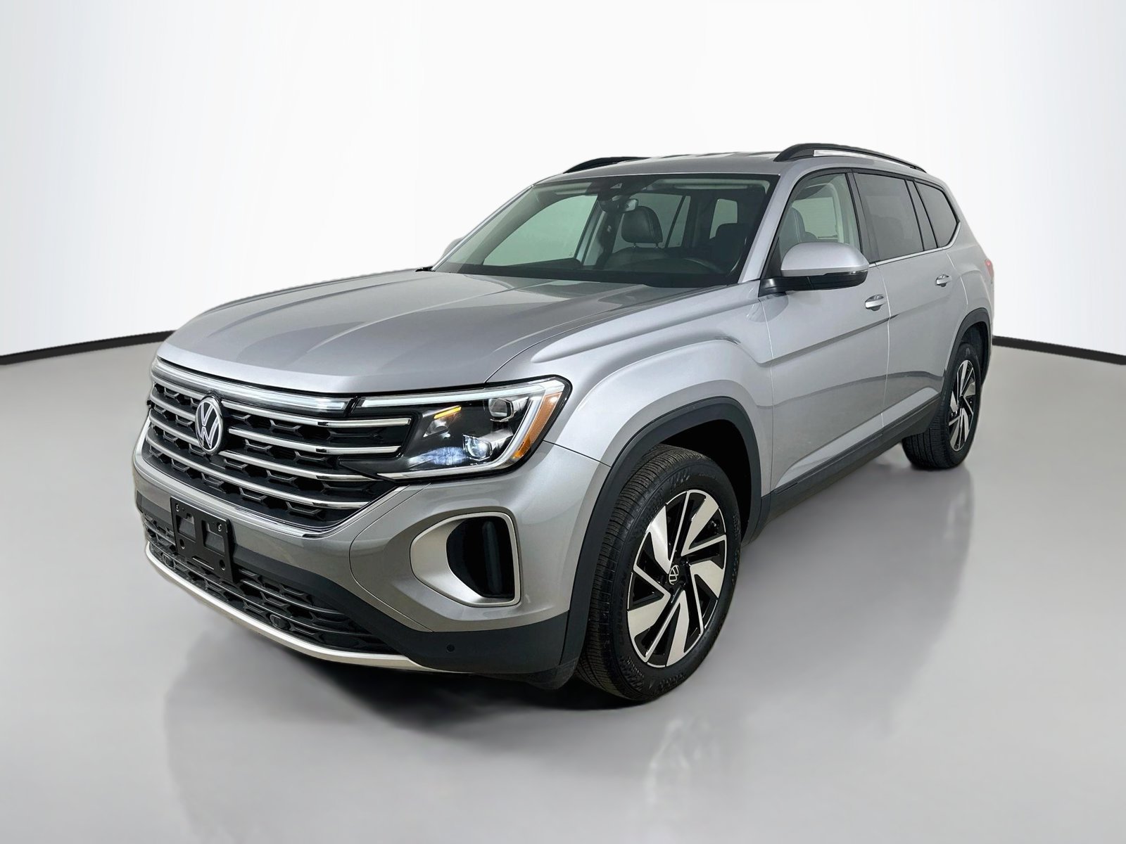 Used 2025 Volkswagen Atlas SE AWD/4WD image 1