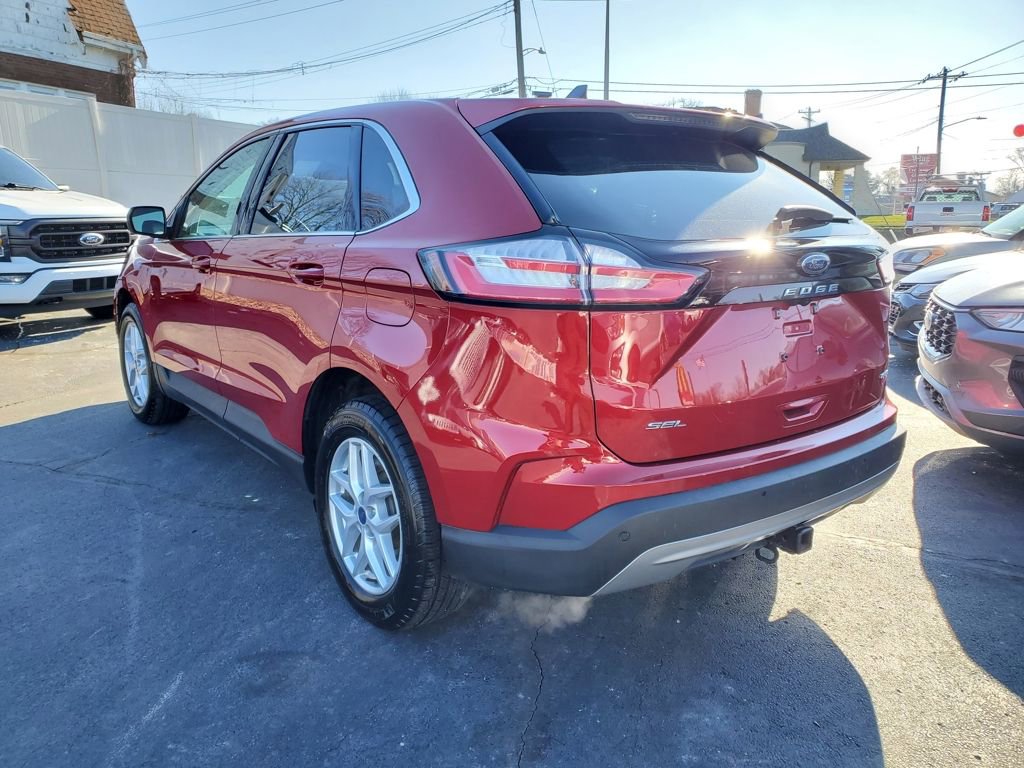 Used 2021 Ford Edge SEL w/ Convenience Package image 3