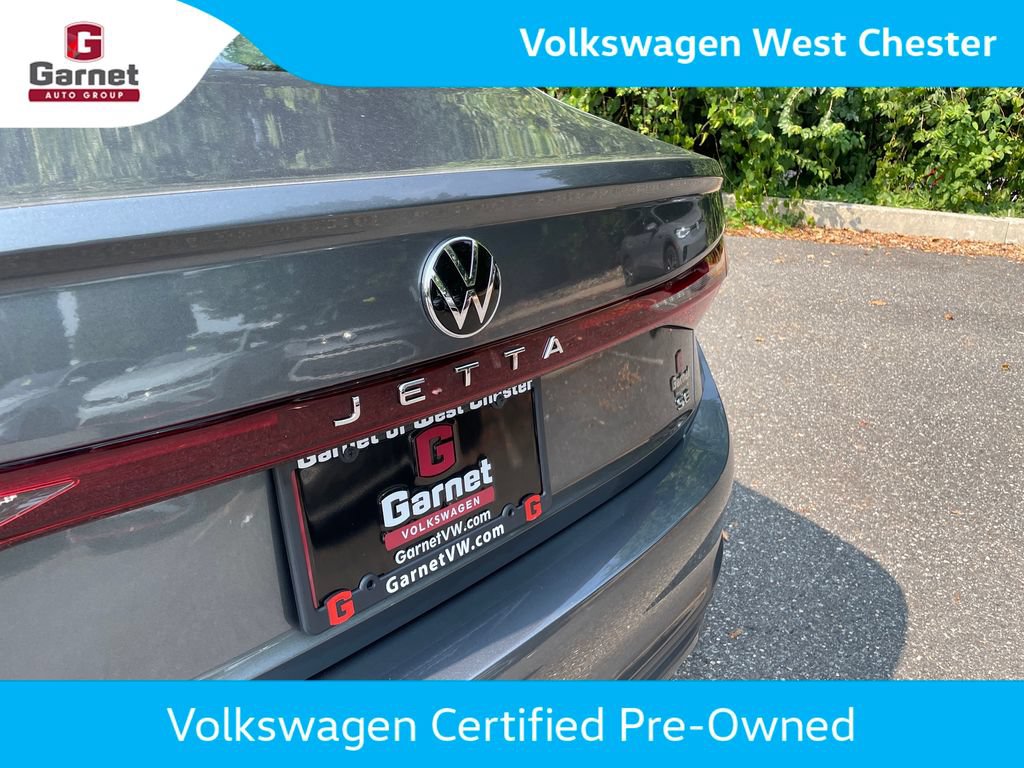 Certified 2025 Volkswagen Jetta SE w/ Black Wheel Package FWD image 34