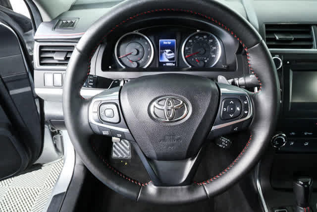 Used 2016 Toyota Camry SE image 8
