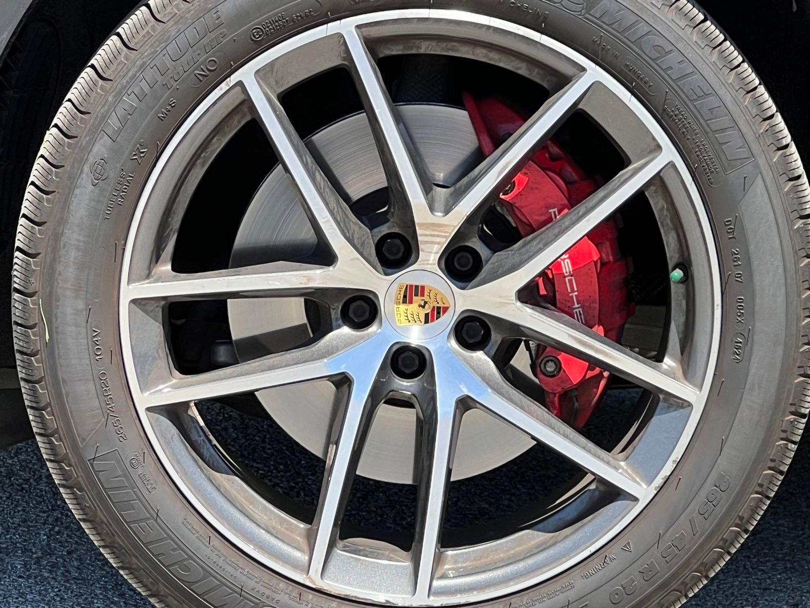 Certified 2022 Porsche Macan S AWD/4WD image 12